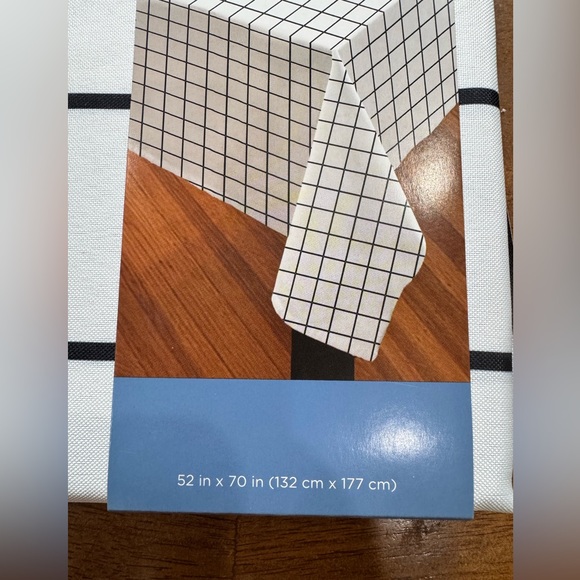 TrueLiving White Fabric Tablecloth with Black Grid Pattern New - Picture 2 of 4